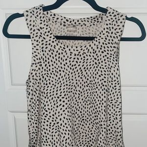 super cute white tank top!